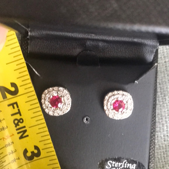 Gorgeous Earrings! - Picture 2 of 2